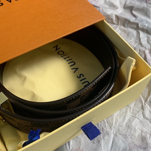 Louis Vuitton Men's Classic Checkerboard Gold Buckle Belt - Picture 6 of 6